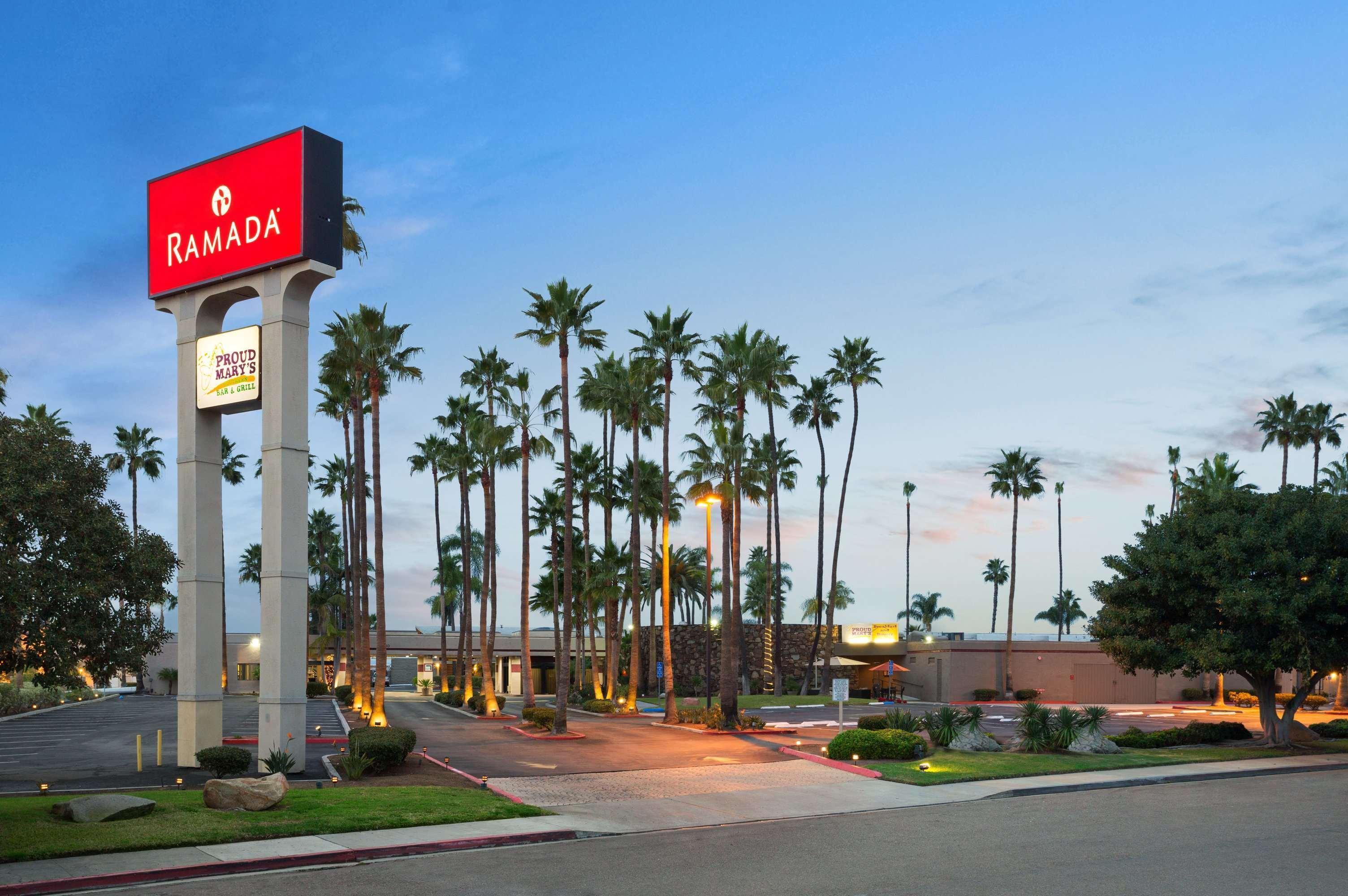 Ramada By Wyndham San Diego North Hotel & Conference Center Exterior photo